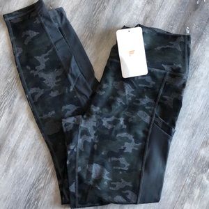 Fabletics Mila High-Waisted Pocket Legging - L